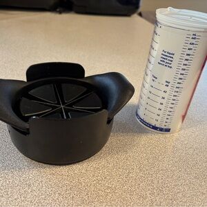 Pampered Chef Veggie/Fruit Wedger & Measure All Cup